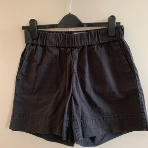 Black easy short